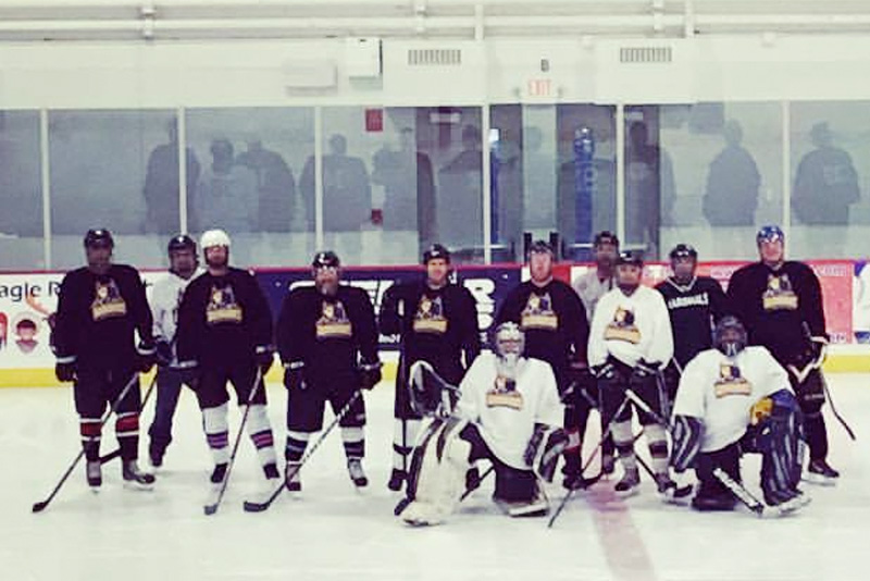 Hockey team posing